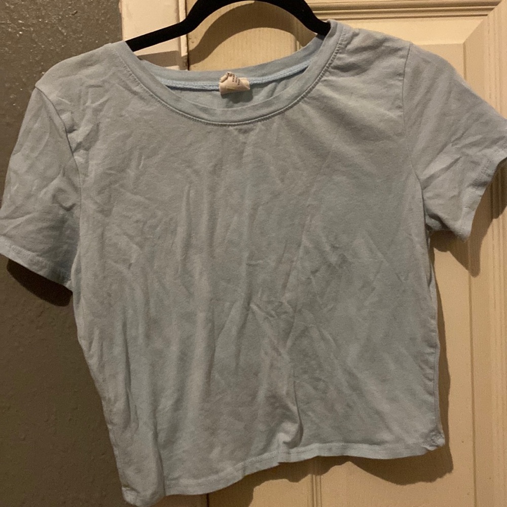 Plain light blue cropped t-shirt